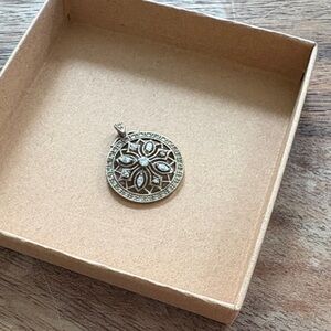 Elegant Necklace Pendant with Intricate Design